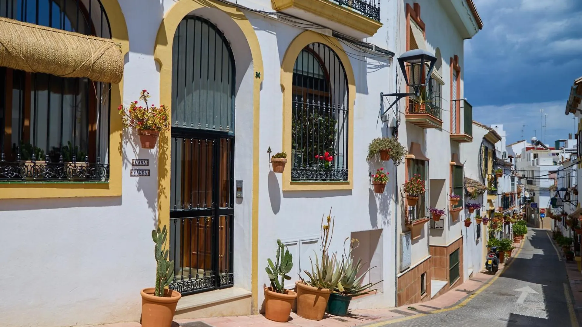 Casa Wanda Daire Estepona 0*,  İspanya